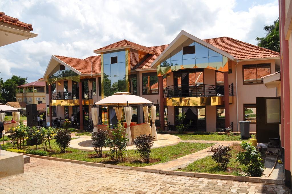 ג'ינג'ה Signature Hotel Apartments מראה חיצוני תמונה